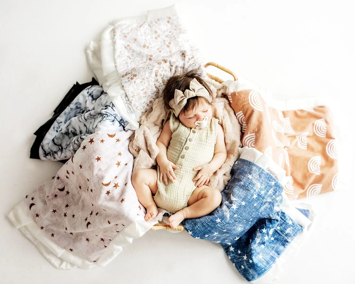 Dainty Floral Blanket